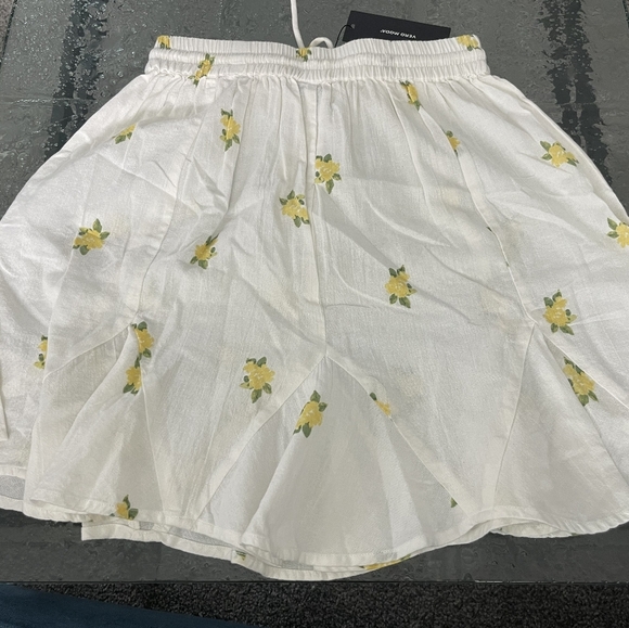 Vero Moda Maya Skirt in Snow White/Venus Flow Print New with tags - Picture 3 of 5